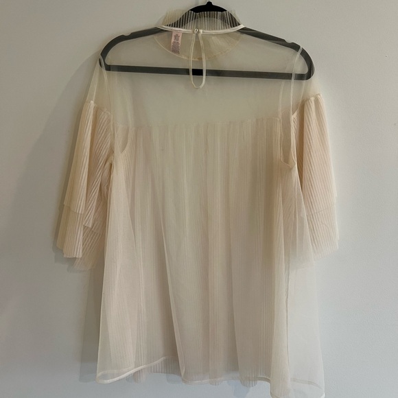 Victoria's Secret Cream Blouse Elegant Top - Picture 4 of 4